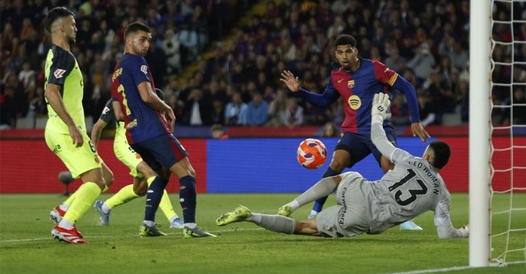 Leo Román fue una muralla para el Barcelona