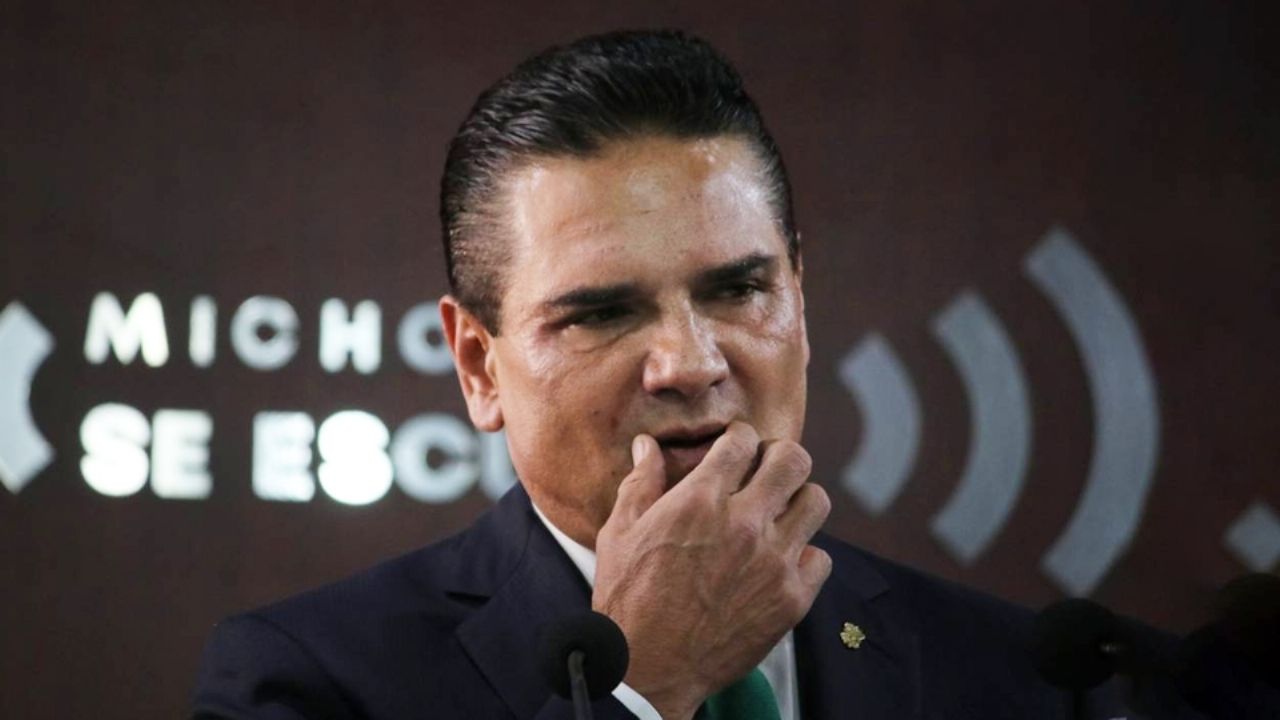 Silvano Aureoles consigue suspensión provisional para frenar su detención por desfalco