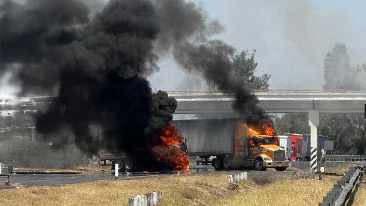 Estalla violencia en Michoacán y Jalisco: Se desatan bloqueos, incendios y enfrentamientos