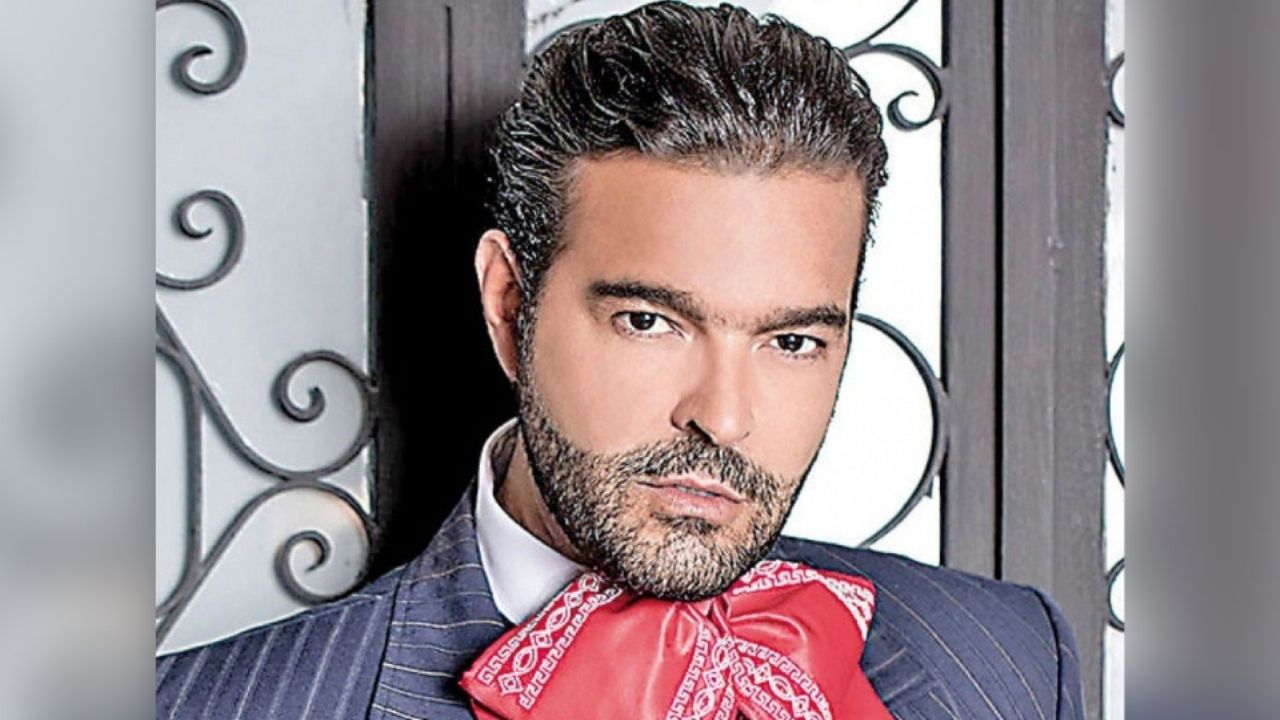 ¿Ebrio? Pablo Montero aparece hecho un desastre en rueda de prensa y hace dura confesión