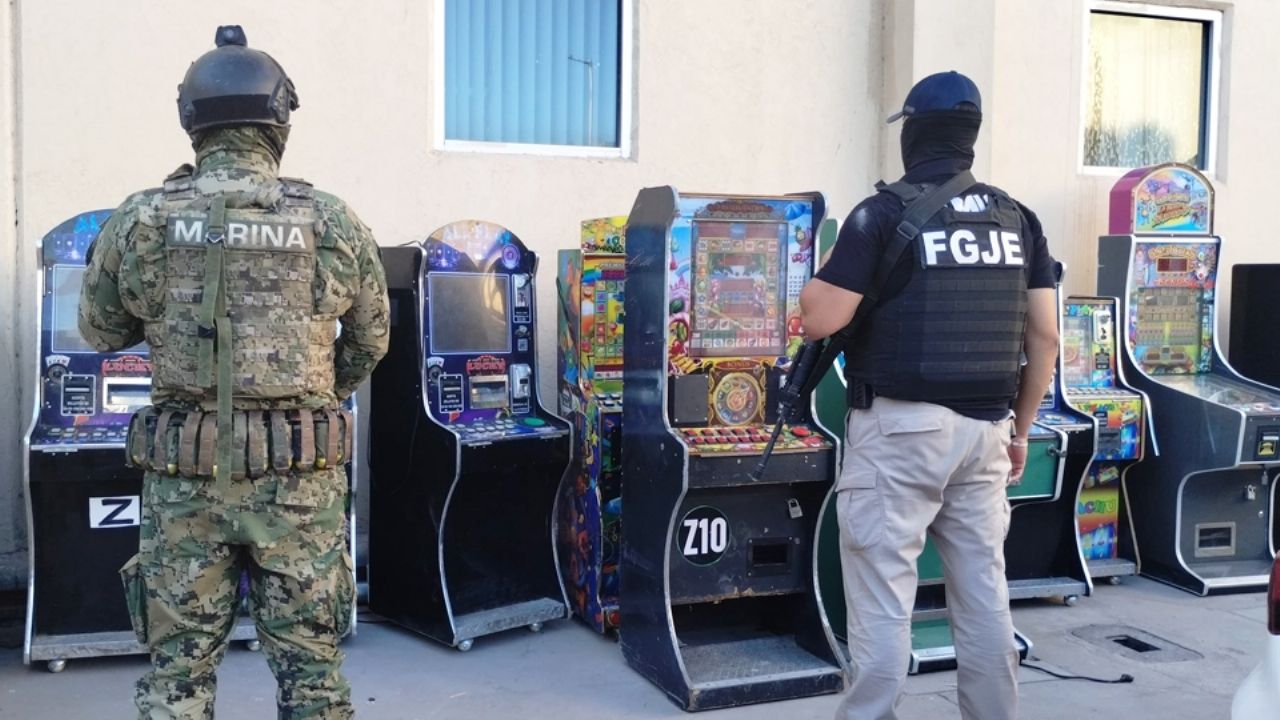 Aseguran 12 máquinas tragamonedas al oriente de Ciudad Obregón; investigan procedencia