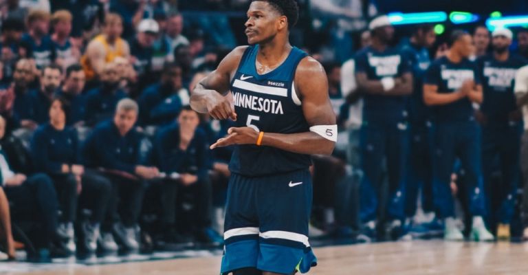 Edwards salió encendido en este encuentro