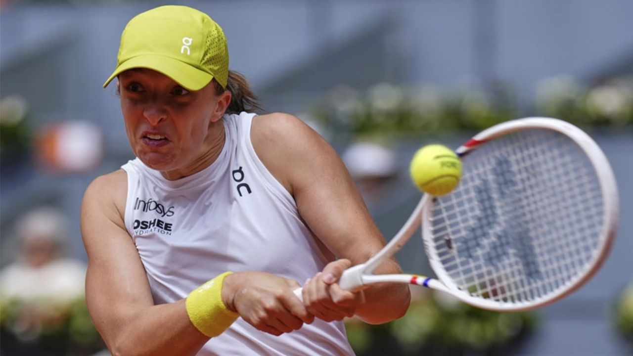 Madrid Open: Swiatek reacciona para vencer a Shnaider y va a Cuartos de Final