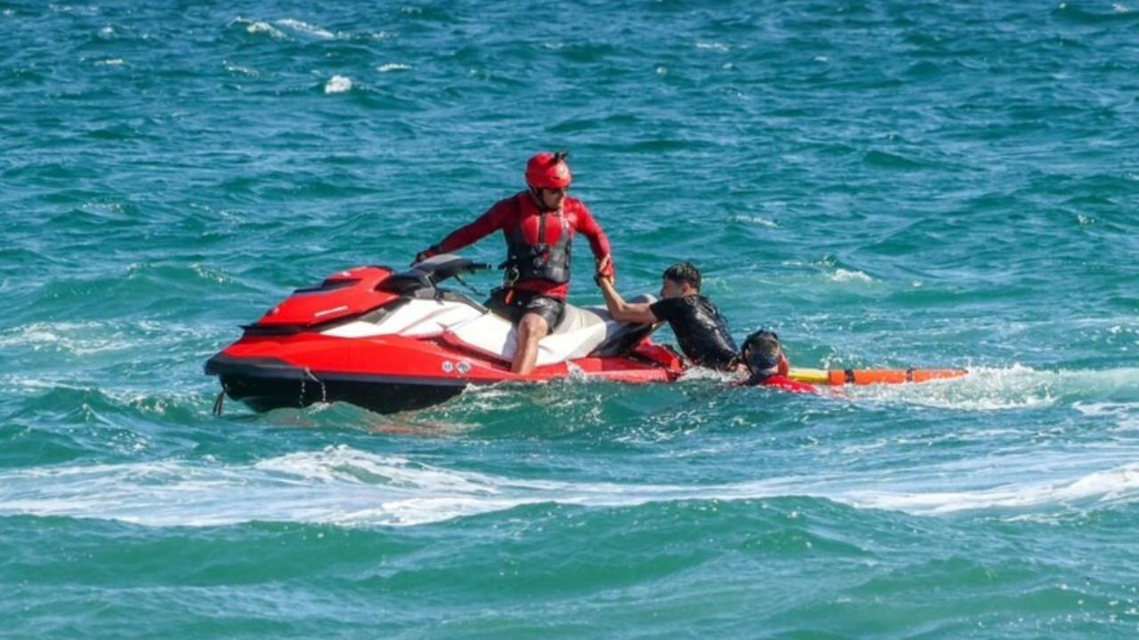 Marina y Bomberos se capacitan para atender emergencias acuáticas en San Carlos