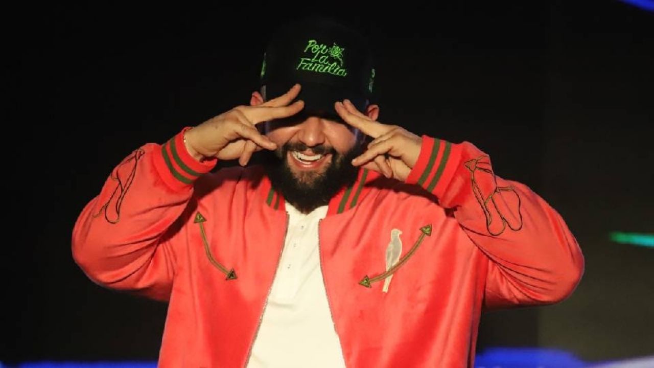 Carín León opina que narcocorridos deben tener una regulación y no una censura total