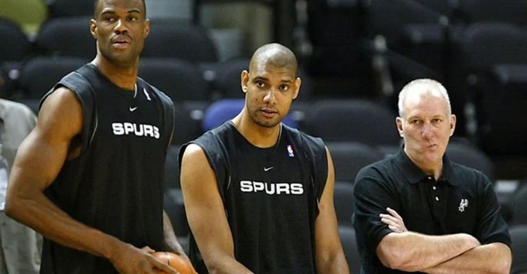Con Robinson y Duncan inició su éxito en el equipo