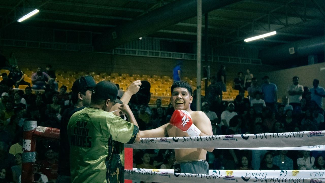El pugilista cajemense Raúl Valencia tiene prometedor debut en el ‘Deporte de los Puños’