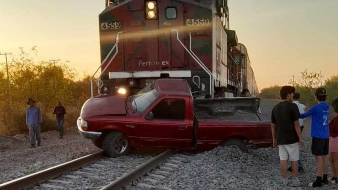 Fuerte accidente al sur de Sonora moviliza a las autoridades: Tren embiste automóvil