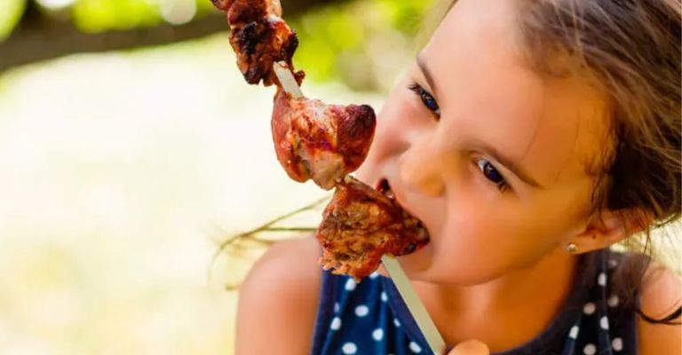 La carne roja vital para personas en etapa de crecimiento