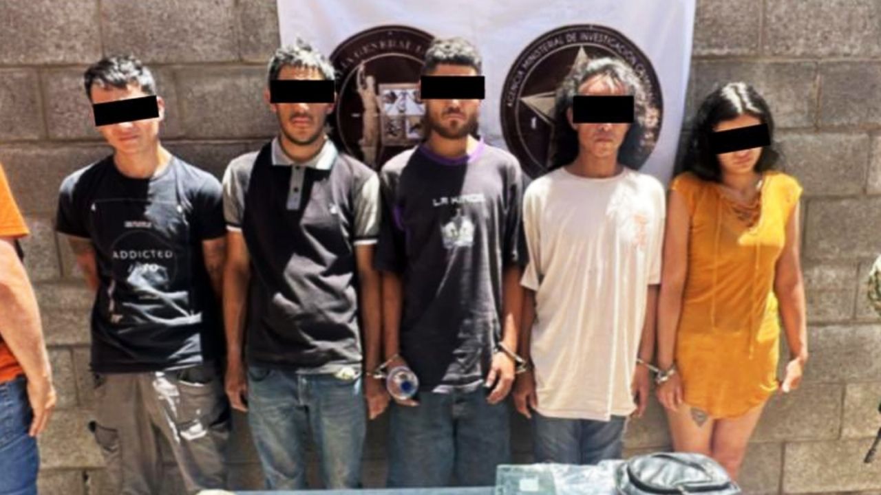 Arrestan a mujer y cuatro hombres, acusados de vender narcóticos al norte de Hermosillo