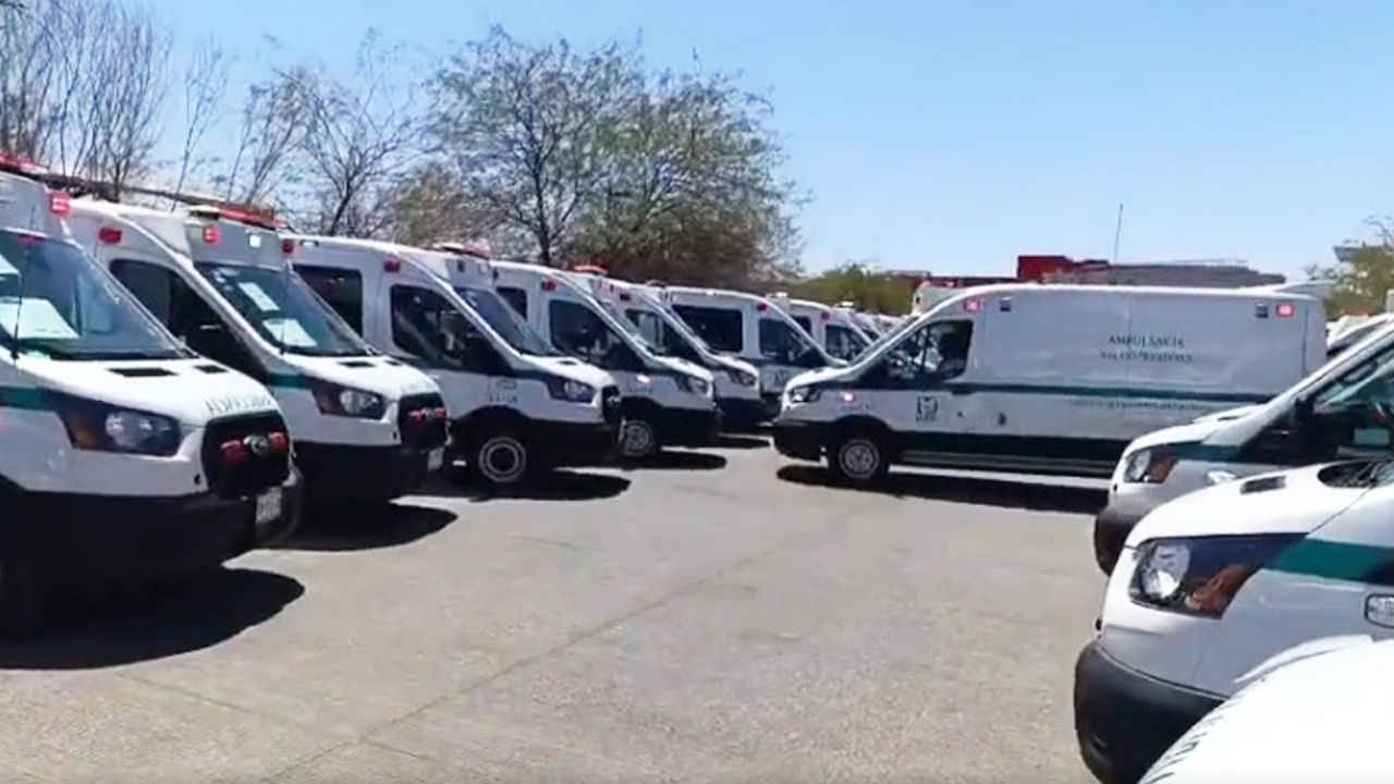 Nuevas ambulancias para hospitales de Guaymas y Empalme; entregan cinco unidades
