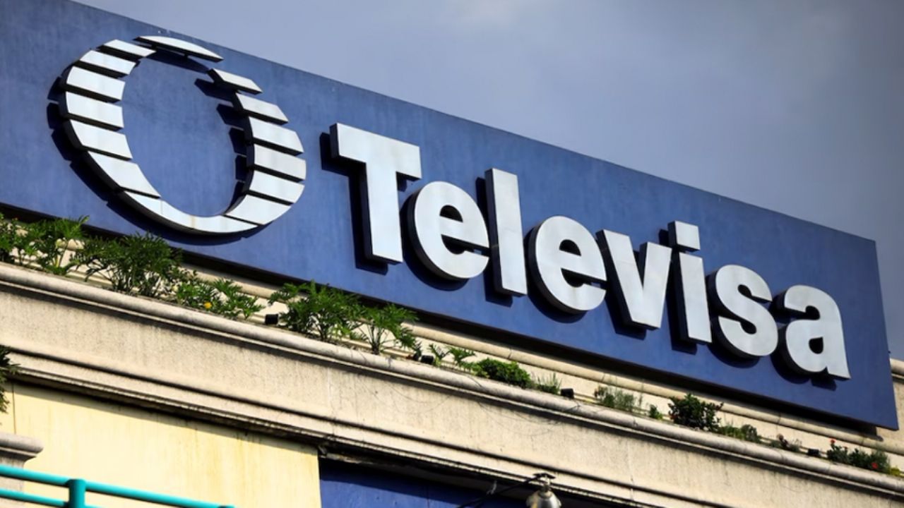 Cantante sale del clóset en Televisa y estremece con confesión; así presentó a sus novias