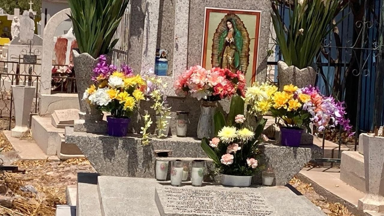 Cajemenses visten de colores los camposantos este Día de las Madres