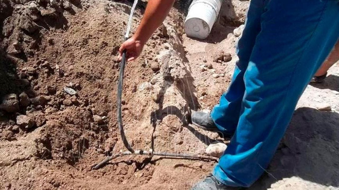 La CEA va por tomas clandestinas en Guaymas; pero el agua se tira en las colonias