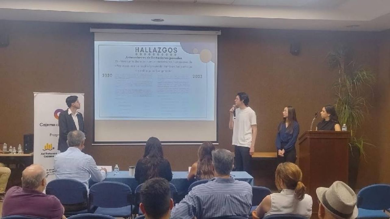 Jóvenes universitarios de Cajeme ponen bajo la lupa contratos del gobierno municipal