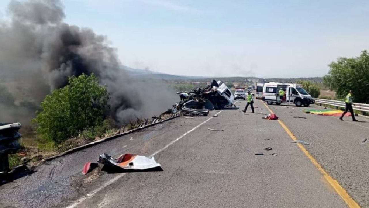 Fatal accidente carretero deja al menos 21 muertos en la carretera Cuacnopalan-Oaxaca