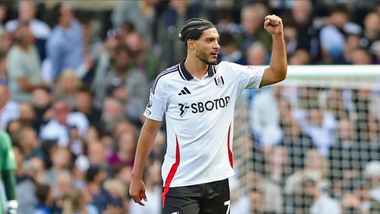 Seguirá en la élite: El mexicano Raúl Jiménez firma nuevo contrato con el Fulham