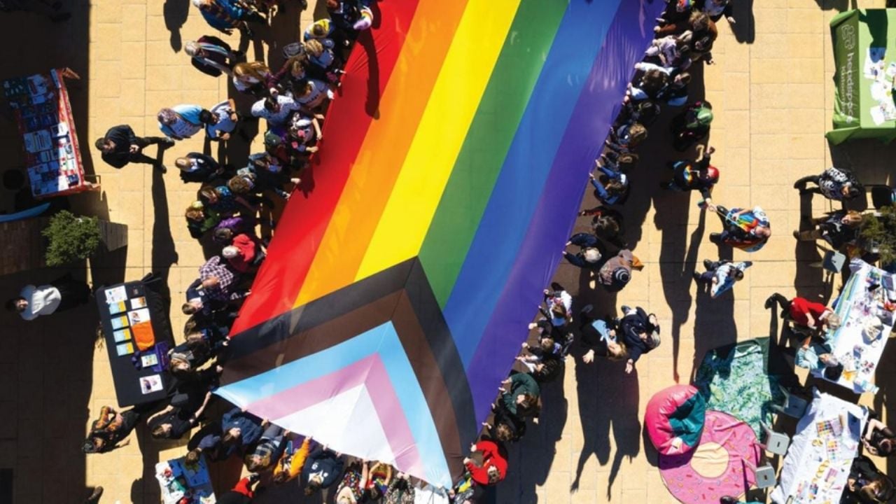 La Historia detrás del Día Internacional contra la Homofobia, la Transfobia y la Bifobia