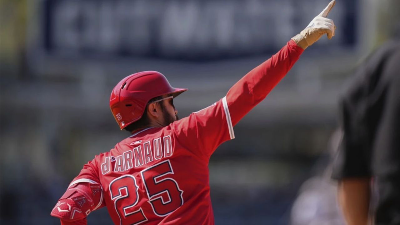 Angelinos encienden la pólvora y completan la limpia sobre los Dodgers