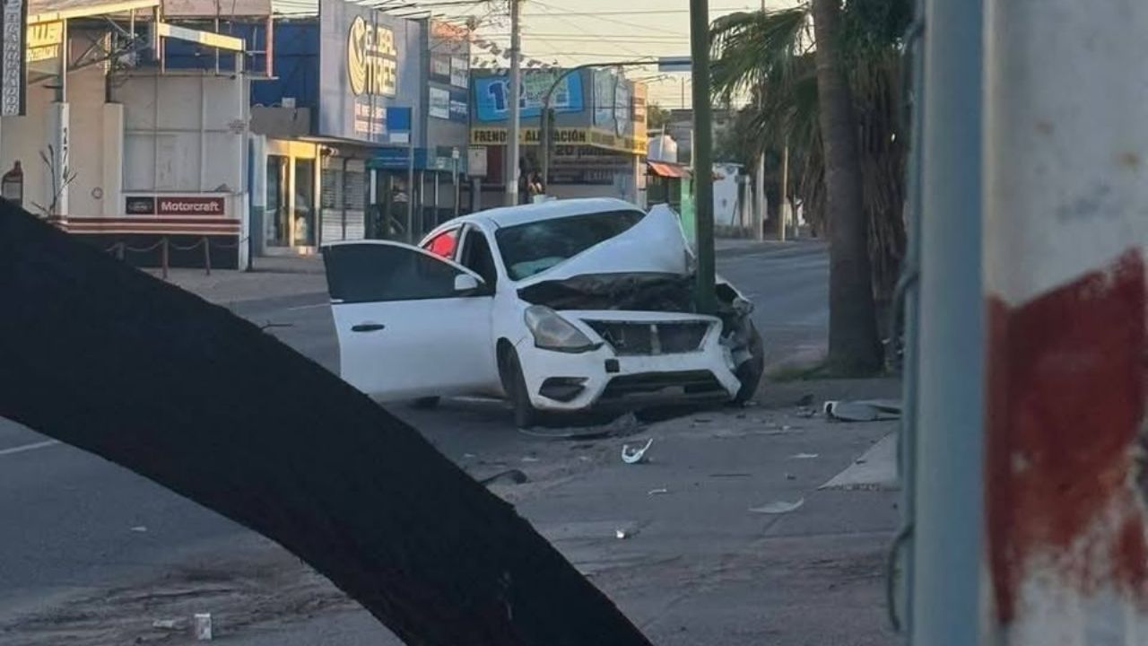 Sujetos en estado de ebriedad protagonizan aparatoso accidente en Hermosillo, Sonora