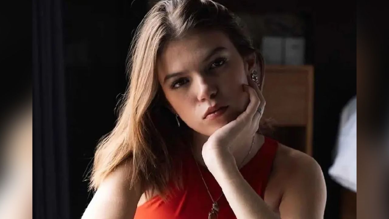 Influencer, brutalmente apuñalada filtra FOTO ensangrentada en ambulancia con fuerte mensaje