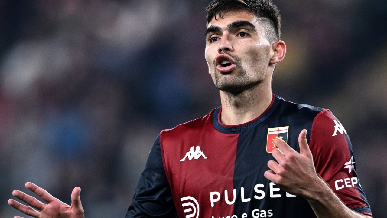 Johan Vásquez es reconocido como el mejor jugador de la temporada por el Genoa