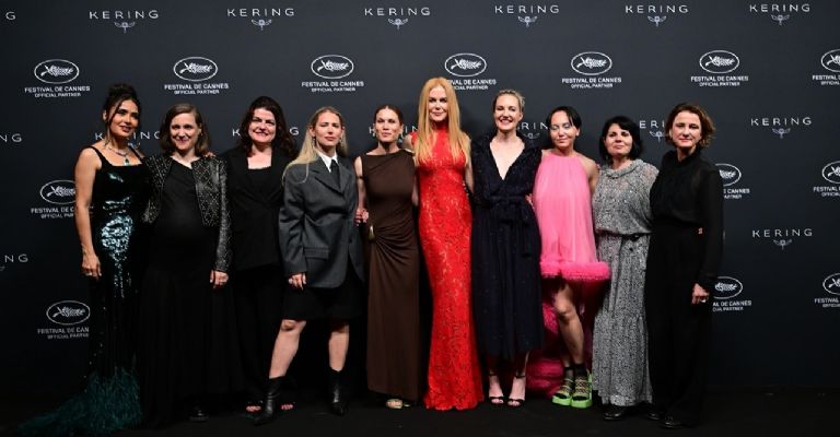 Foto grupal donde se les pude ver juntas/ Créditos: Facebook