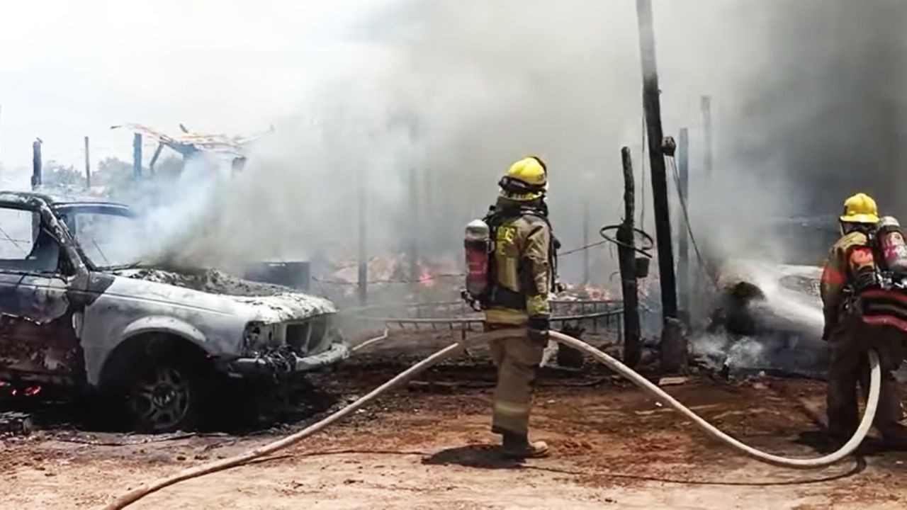 Se repite la historia en Pueblo Yaqui: Incendio destruye cinco casas y dos vehículos