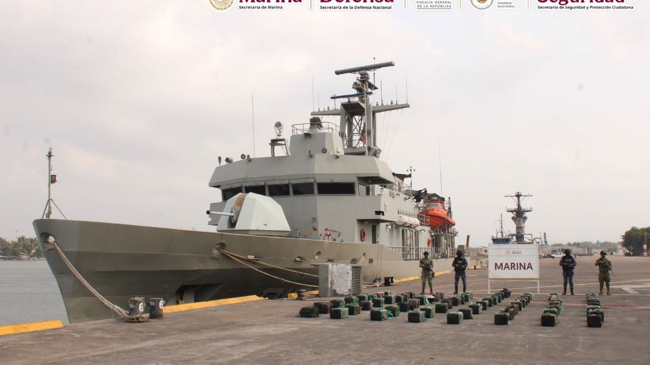 Harfuch confirma golpe al narco: Decomisan más de una tonelada de cocaína en costas de Michoacán