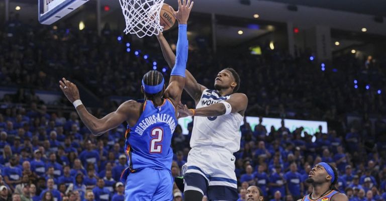 Edwards no pudo evitar la caída de su equipo