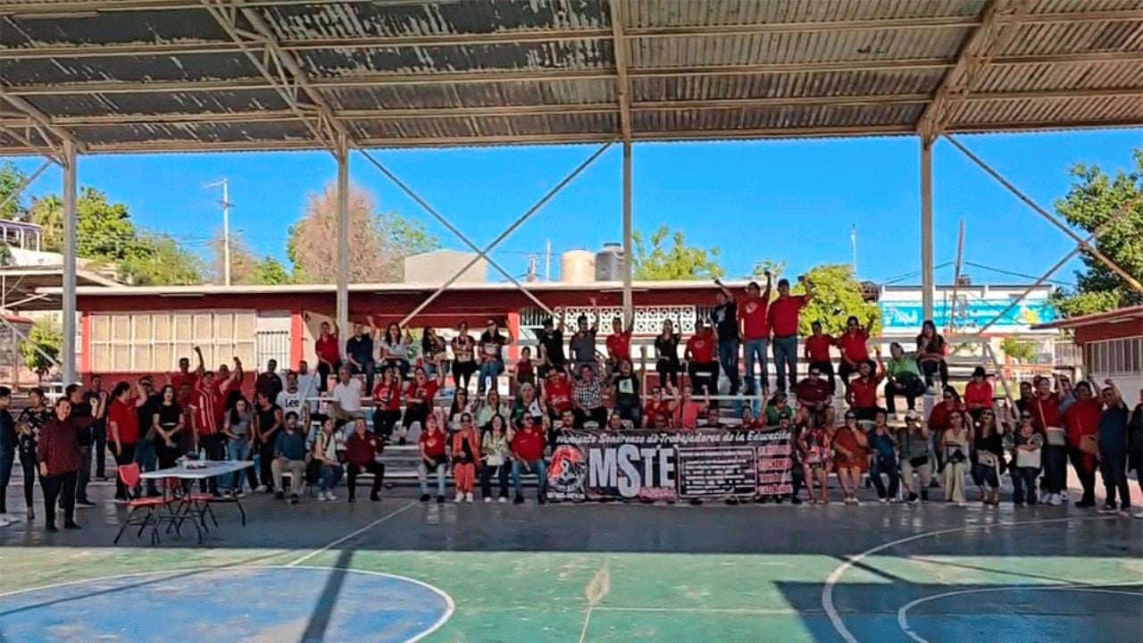 Maestros de Guaymas y Empalme acuerdan continuar el paro laboral de manera indefinida