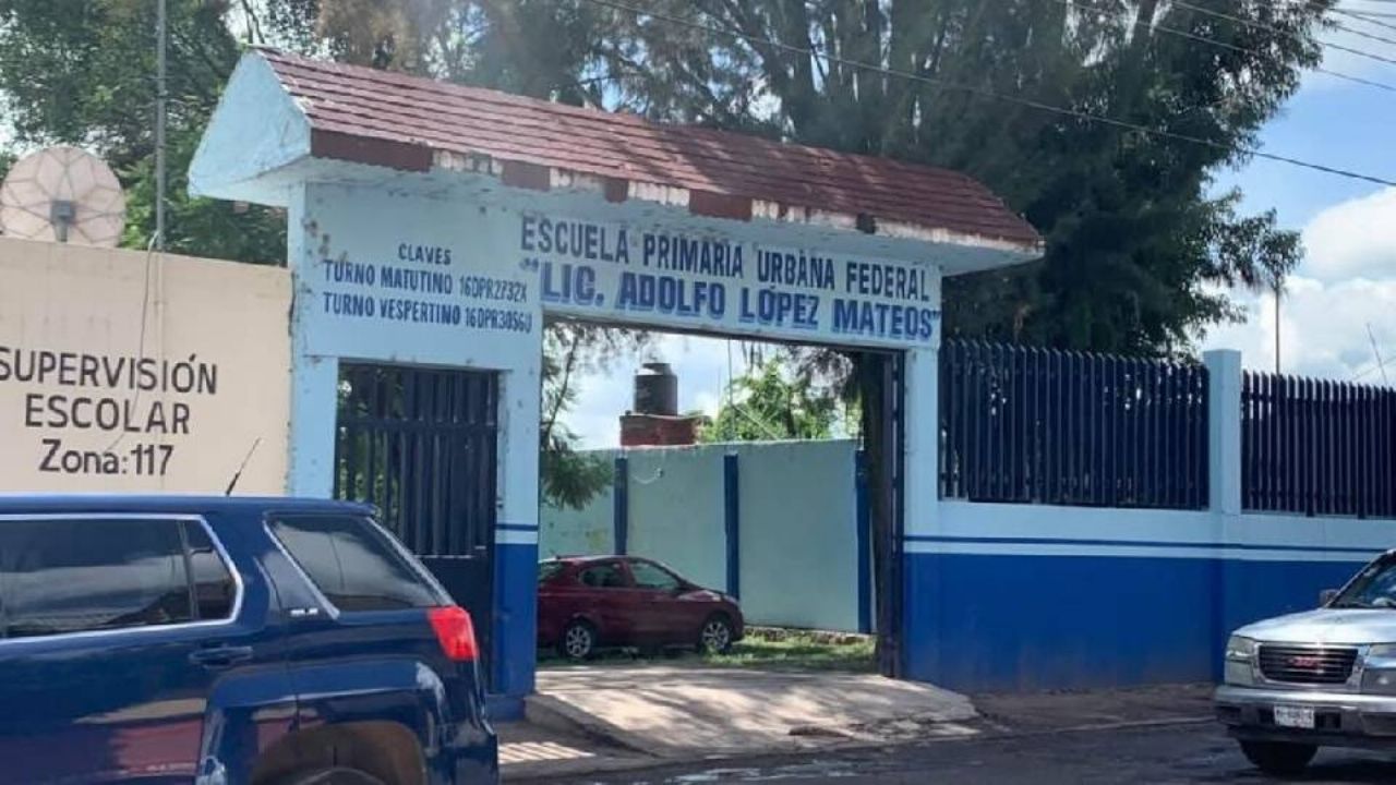 Maestra de primaria reportada por rociar insecticida a sus alumnos en Michoacán