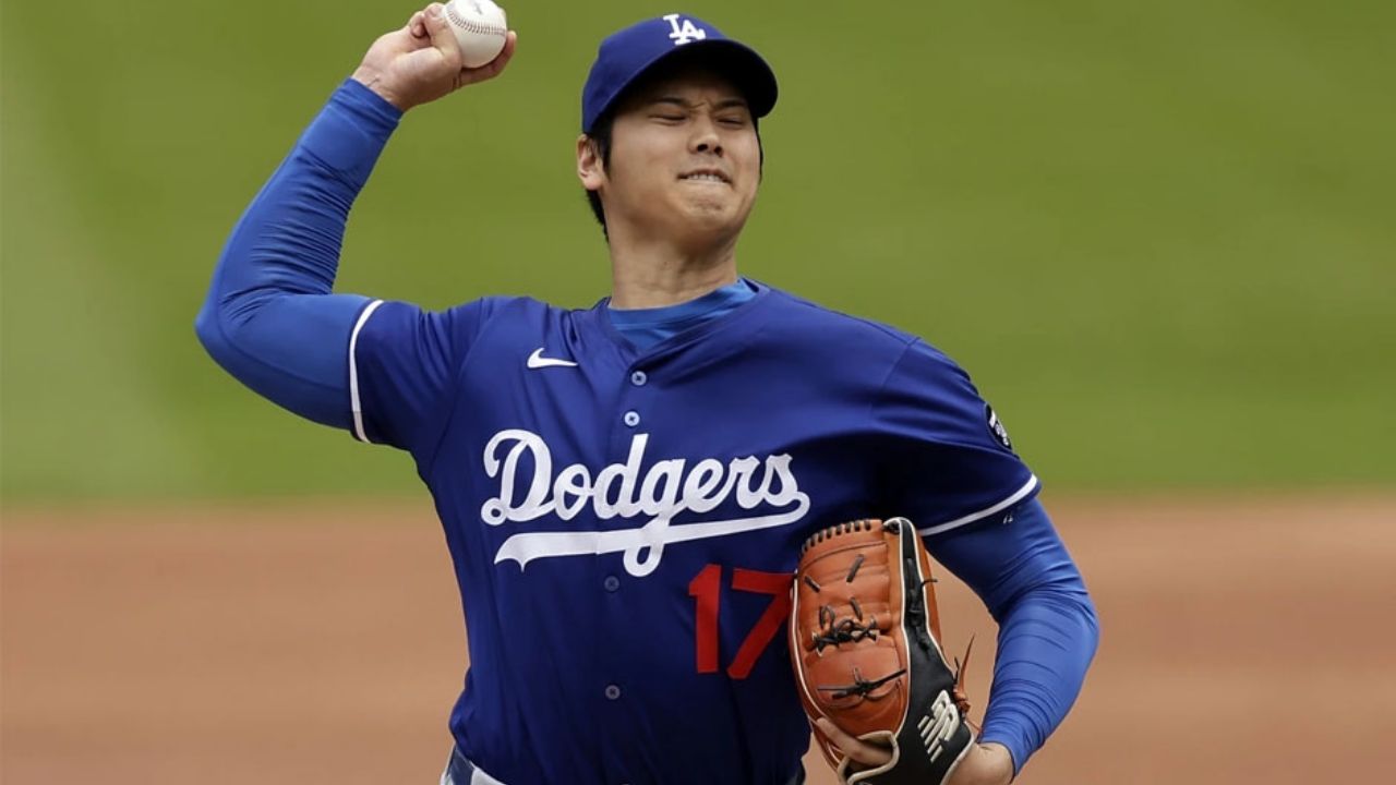 Ohtani enfrenta a bateadores y da otro paso en su camino de regreso al montículo