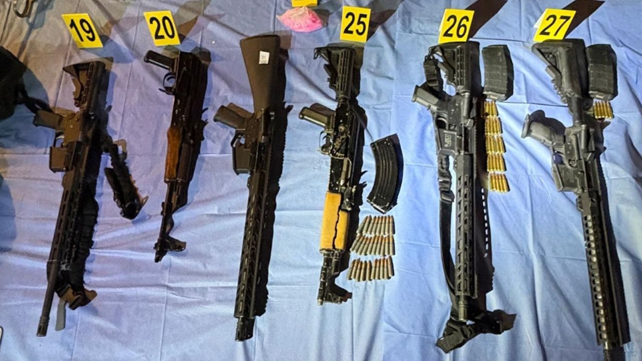 Lucha contra el crimen en Guaymas: Autoridades decomisan arsenal, droga y auto robado