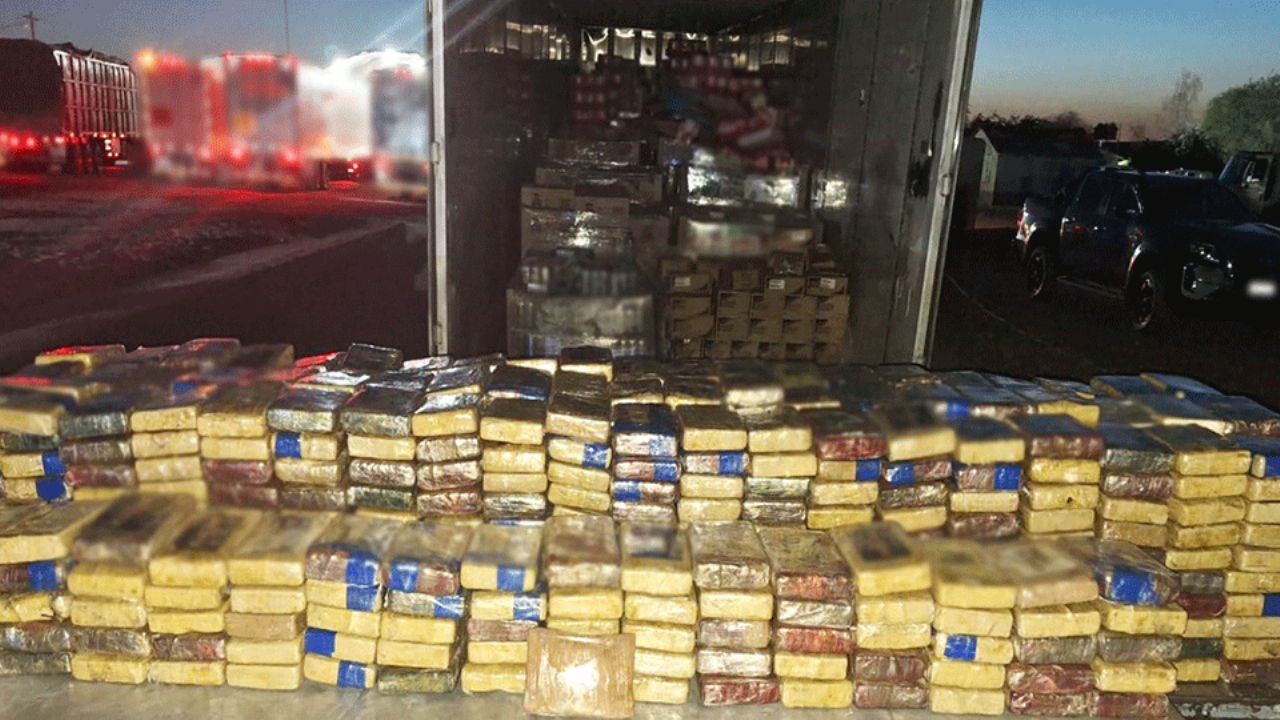Cae miembro del Cártel del Pacífico con 700 kg de cocaína ocultos en café en Sonora