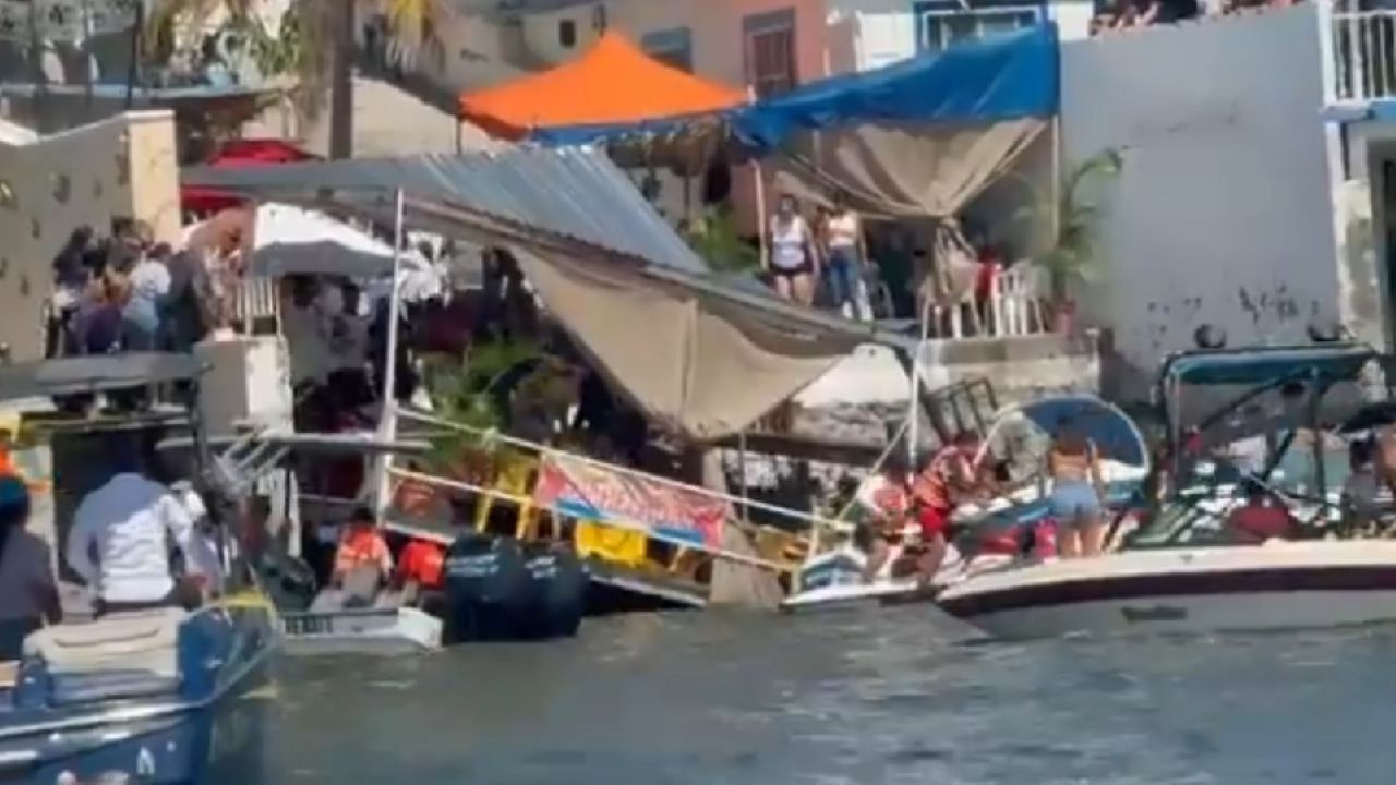 Muelle colapsa en Lago de Tequesquitengo y arroja a 30 personas al agua en Morelos