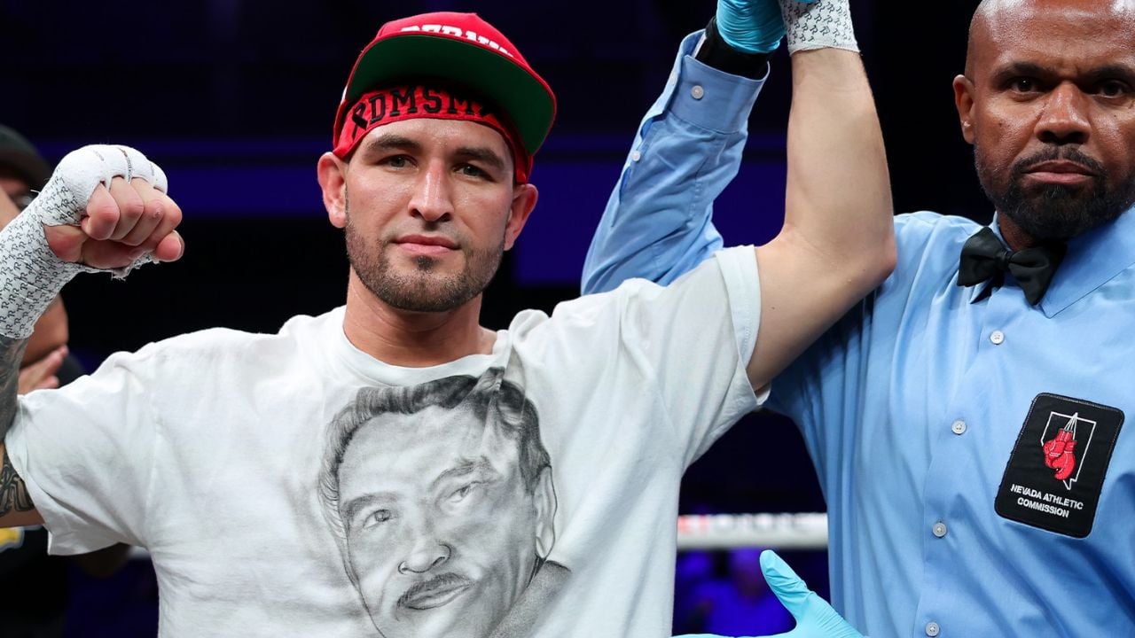 El cajemense ‘Somer’ Domínguez tiene explosivo debut en Las Vegas: gana por la vía rápida