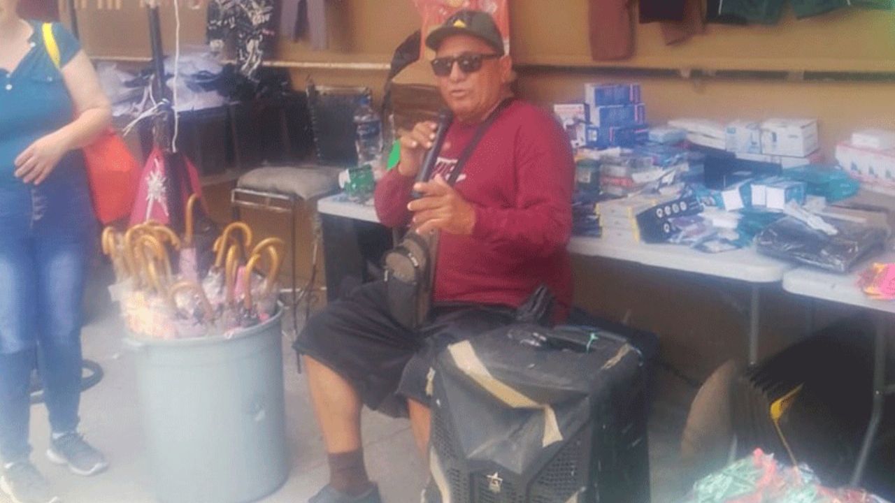 Miguel Silva, un comerciante empalmense muy gritón; le funciona bien la estrategia