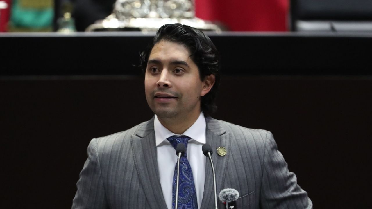 Diputado del PVEM propone hacer obligatorio el voto y multar abstención en México