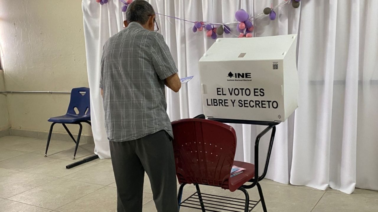 Adultos mayores son quienes protagonizan la jornada electoral en Navojoa