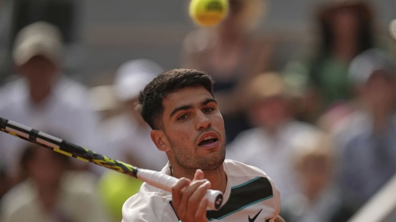 Carlos Alcaraz, con fair play incluido se impone a Ben Shelton en Roland Garros