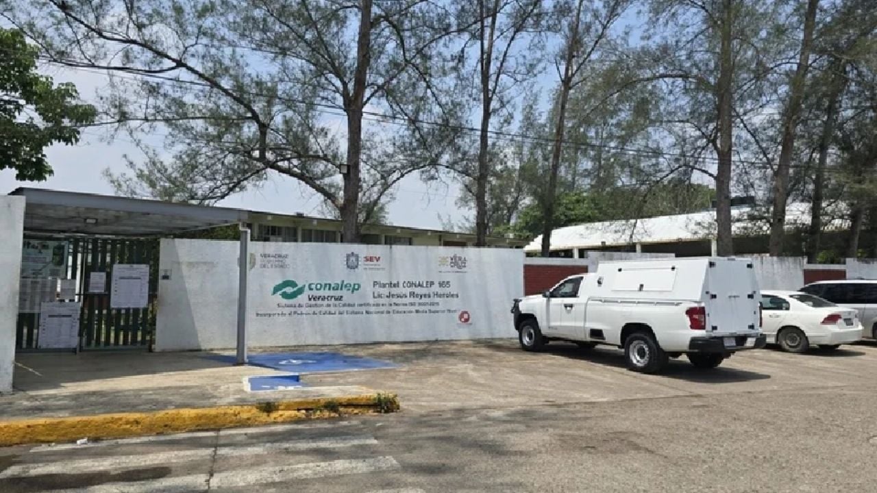 Personal de limpieza encuentra feto humano dentro de taza de baño en Conalep de Tuxpan