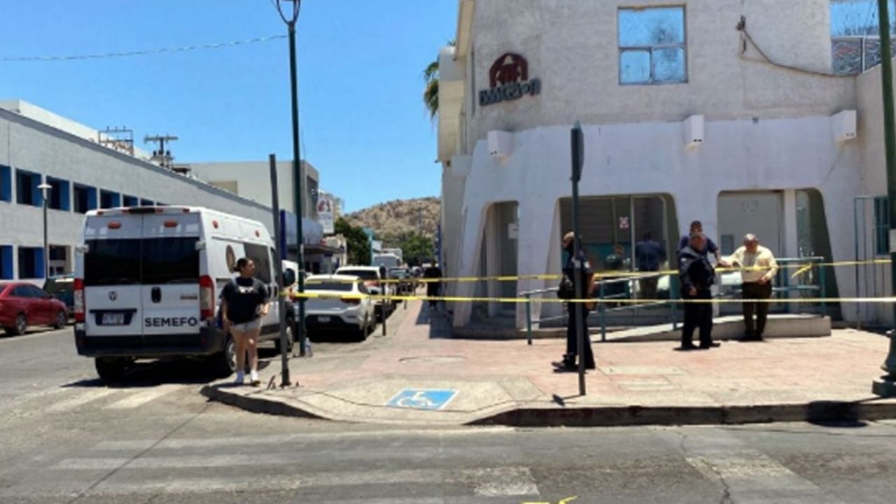 Hombre de la tercera edad se desvanece y fallece en pleno Centro de Hermosillo