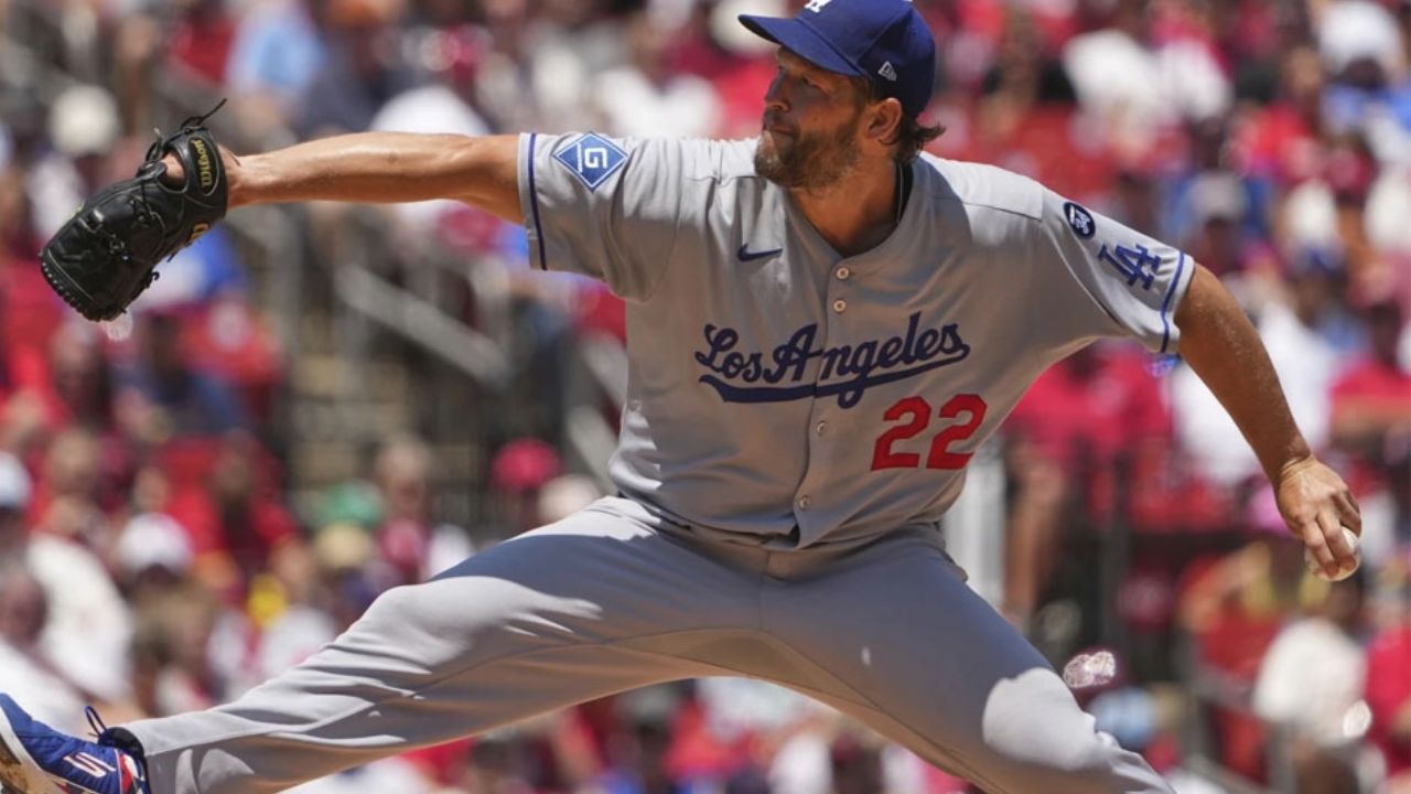 Kershaw consigue su primera victoria y Dodgers evitan limpia ante Cardenales