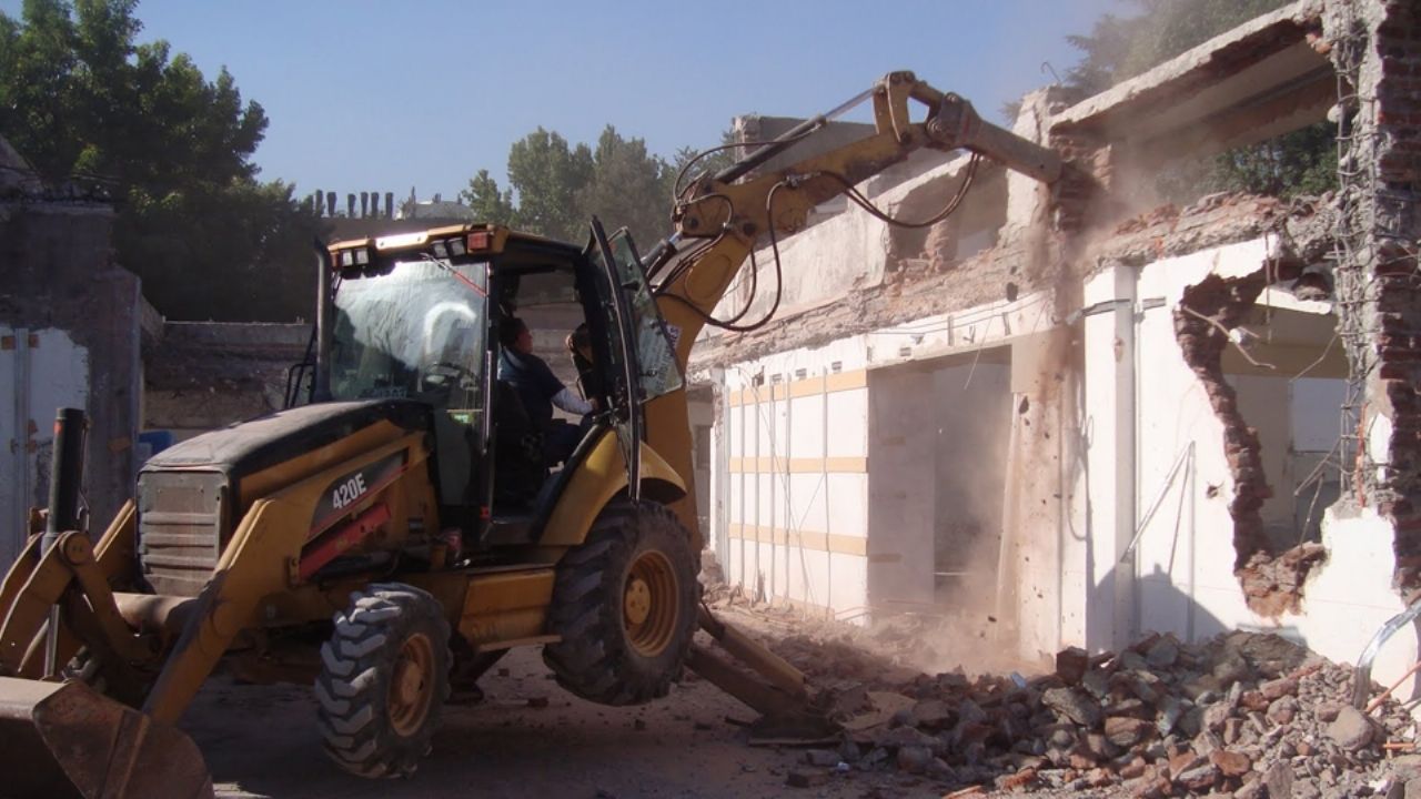 Ciudad Obregón: Arranca demolición de casa usada por el crimen organizado en la Hidalgo