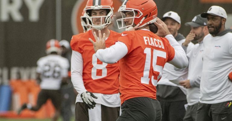 Flacco competiría con Pickett por la titularidad