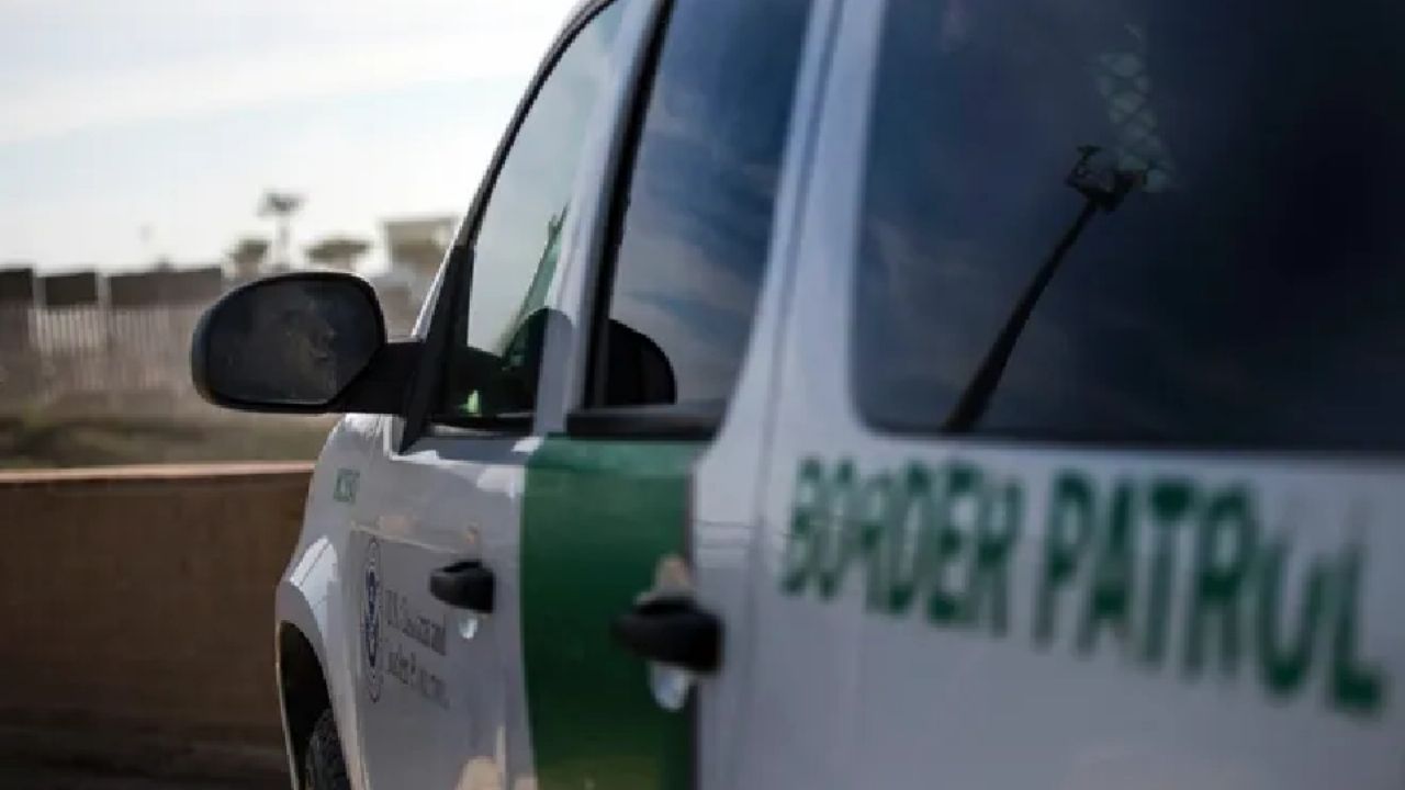 Patrulla Fronteriza detiene a pareja estadounidense con migrantes y pistola en Arizona