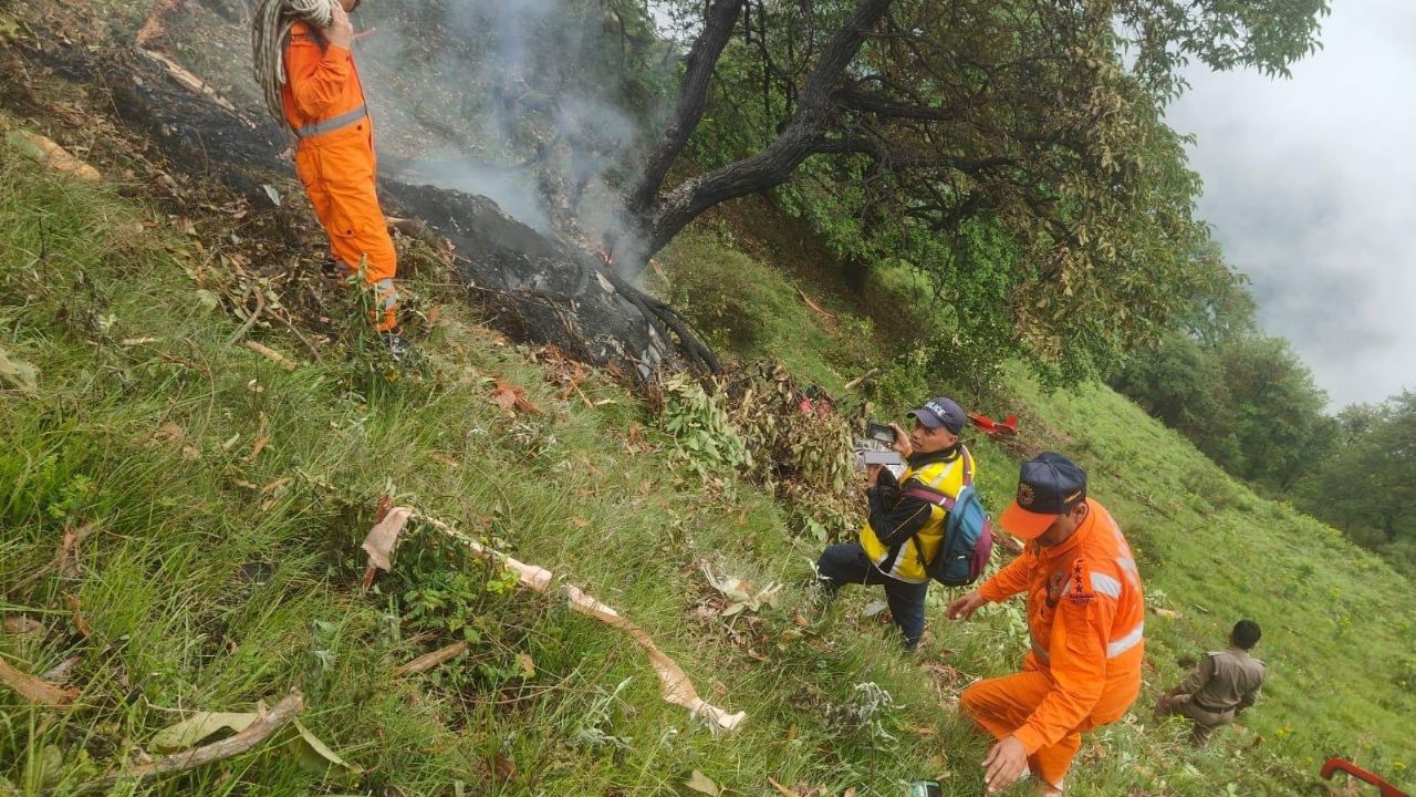 Nuevo fatal accidente aéreo en India: Helicóptero se estrella y mueren 7 personas