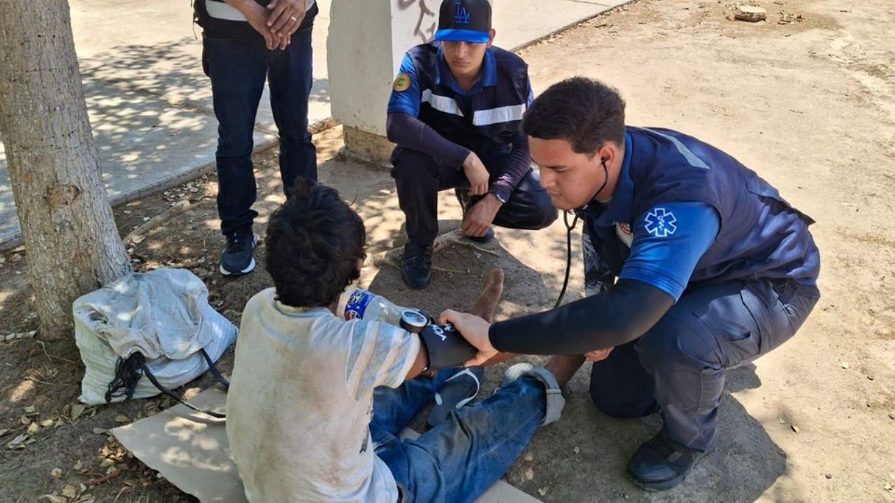 Personas en situación de calle reciben ayuda ante temperaturas extremas en Hermosillo
