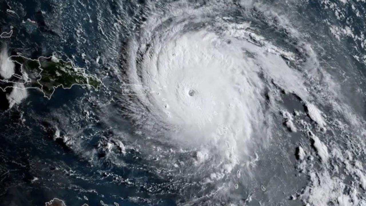 ‘Erick’ toma fuerza y es huracán categoría 1; Conagua advierte fuertes lluvias y efectos HOY